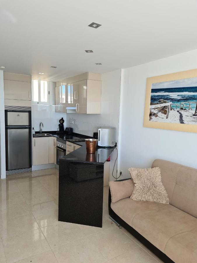 Room In Apartment - 1St Line Top Floor Apartment Carrer del Mar Exteriér fotografie